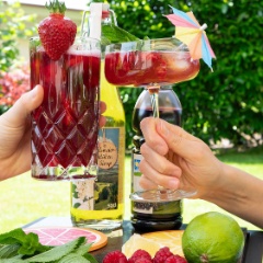 2000x1125_Mocktails_AdR_Beeren_anstossen