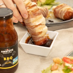614x768_Gefuellte_Wurst_mit_Speckmantel_AdR_BBQ_Sauce_05