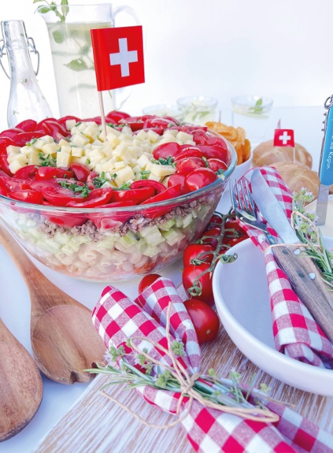 1140x1550-card-slider-schichtsalat-1august-foodwerk