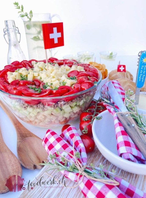 1140x1550-card-slider-foodwerk-1-august-schichtsalat